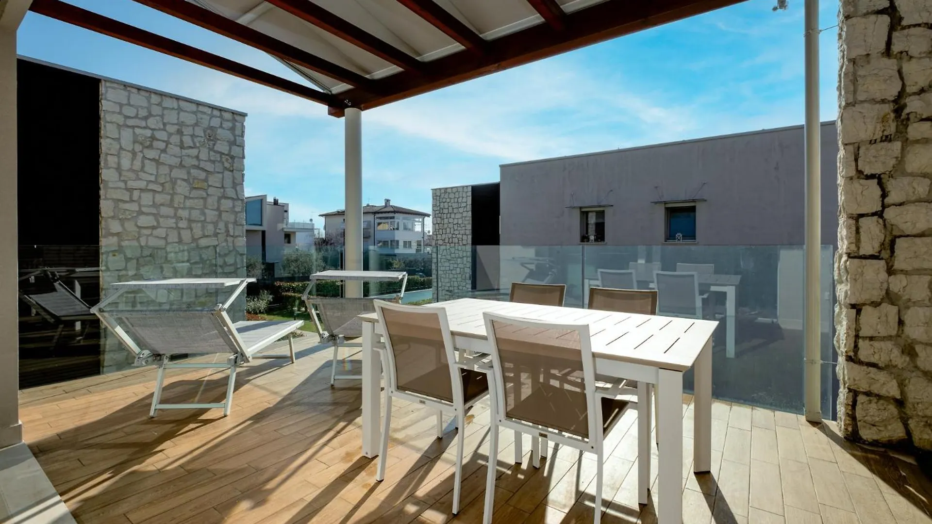 Sunbeam Terrace Bardolino Apartment