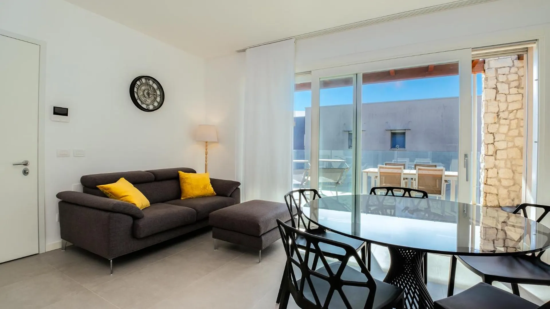 Sunbeam Terrace Bardolino Apartment 0*,