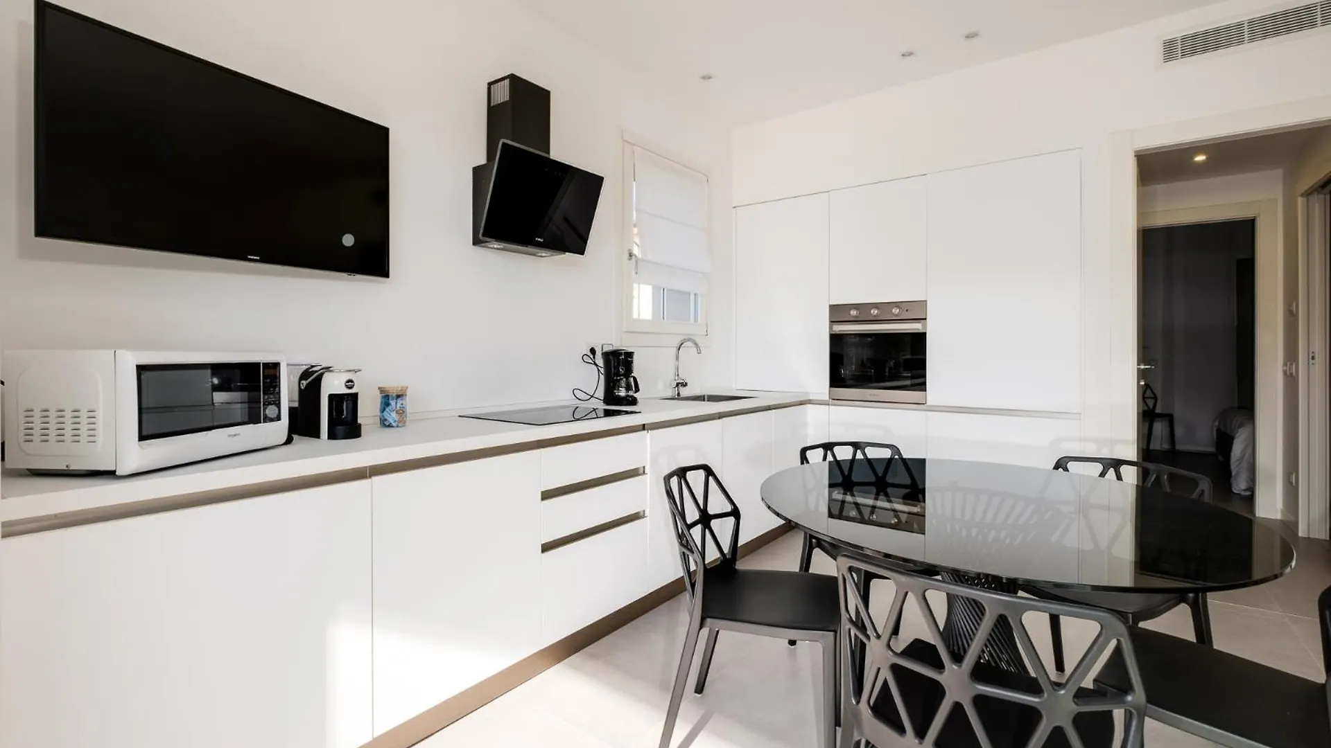 Sunbeam Terrace Bardolino Apartment 0*,