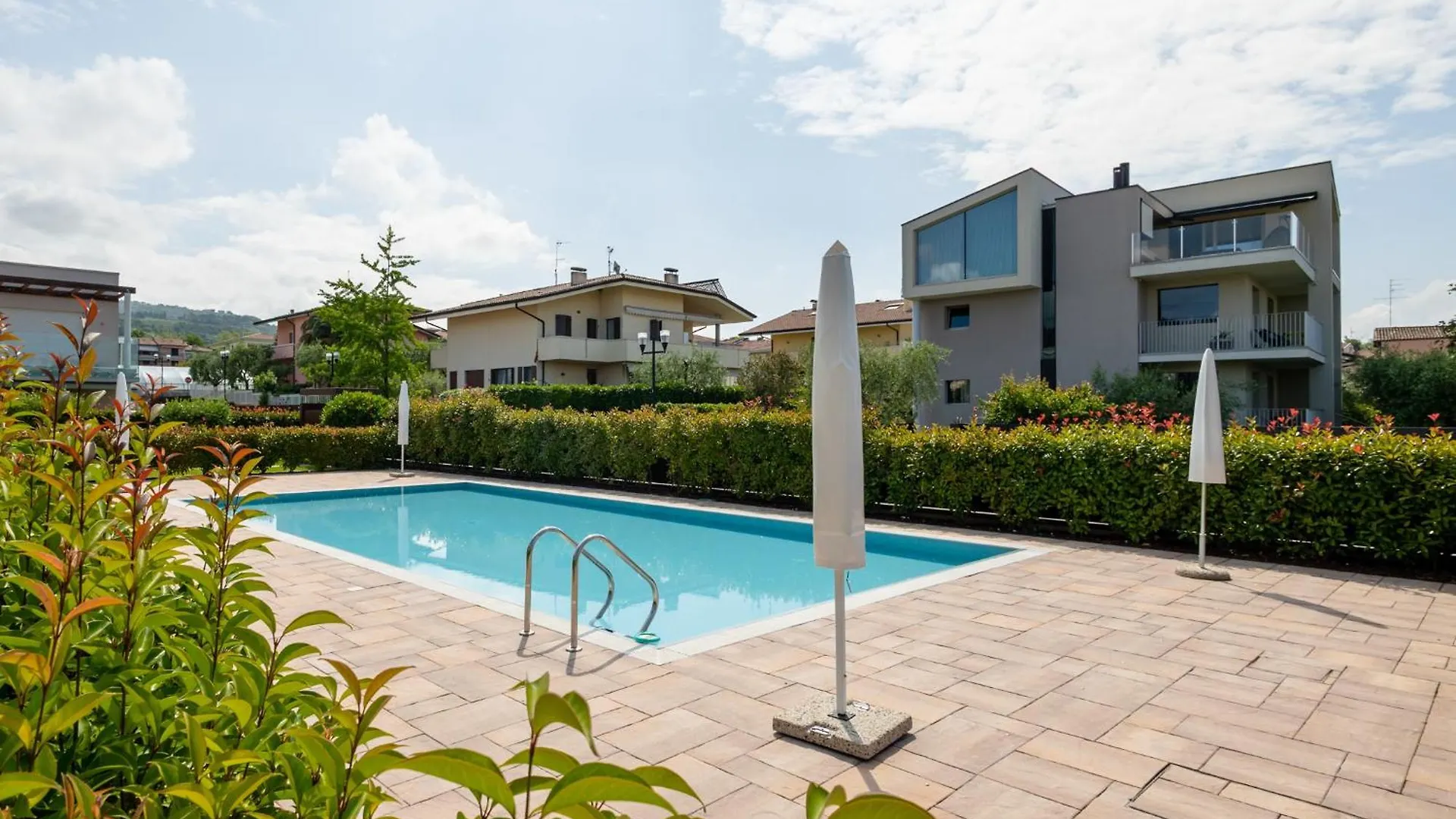Sunbeam Terrace Bardolino Apartment 0*,